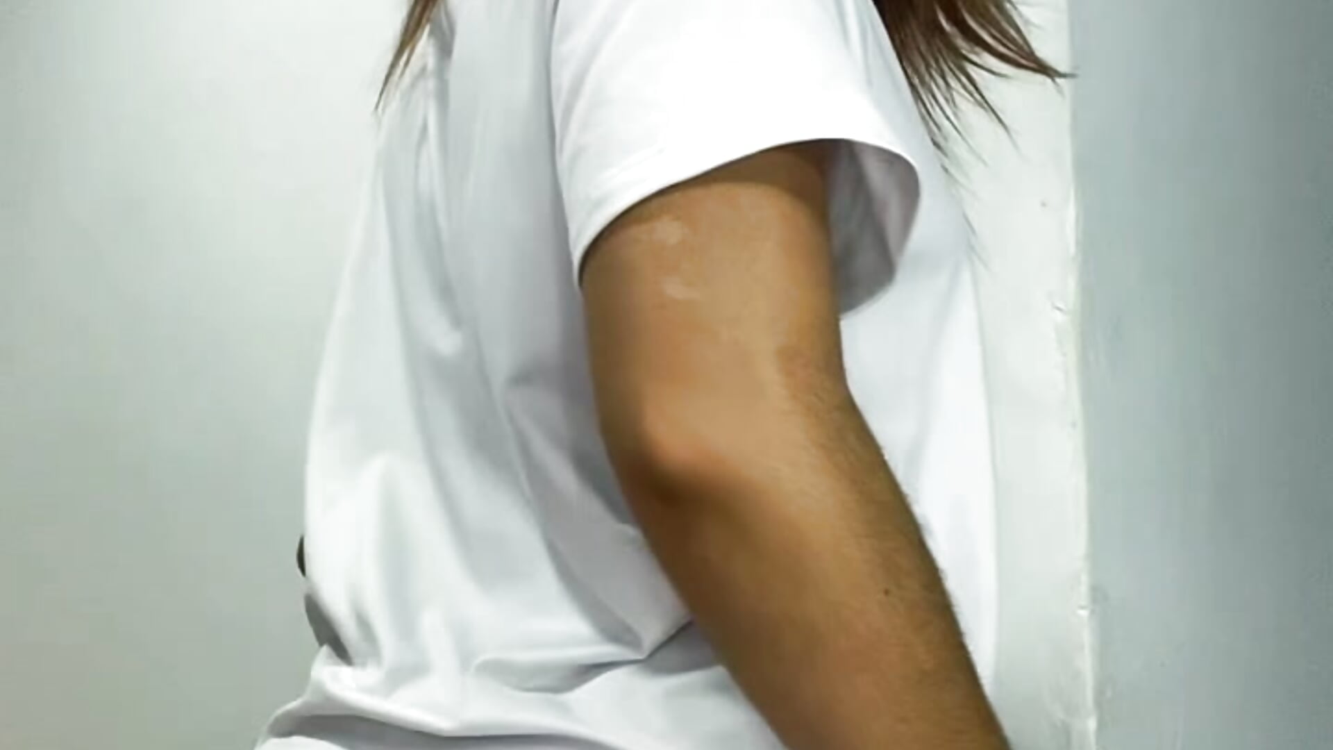 Come and get close , but with me . 🍑 - video by bonnyAI cam model