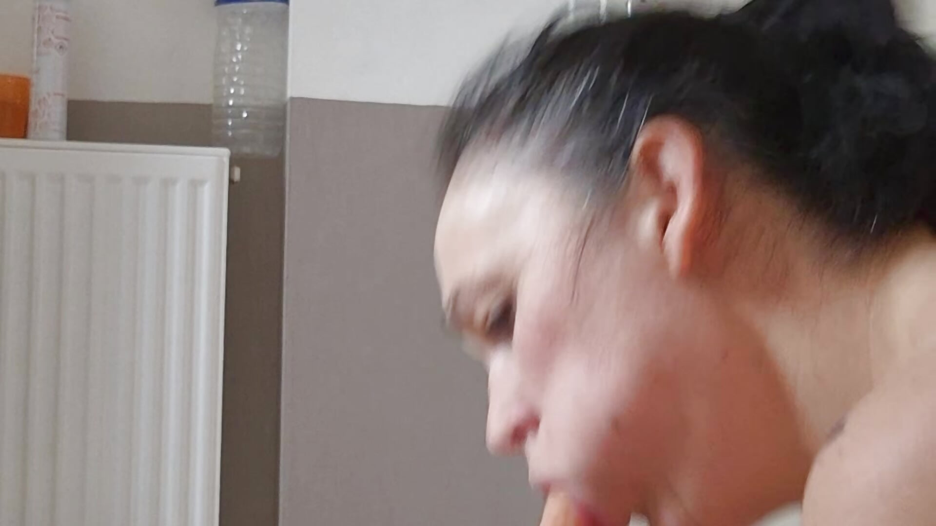 Je suce mon gode - video by Girlysensuelle cam model