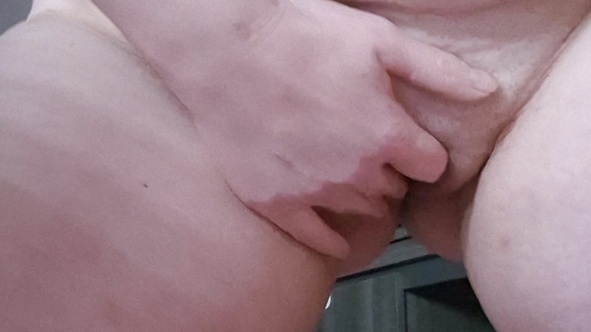 Petite ejaculation fontaine - video by Girlysensuelle cam model