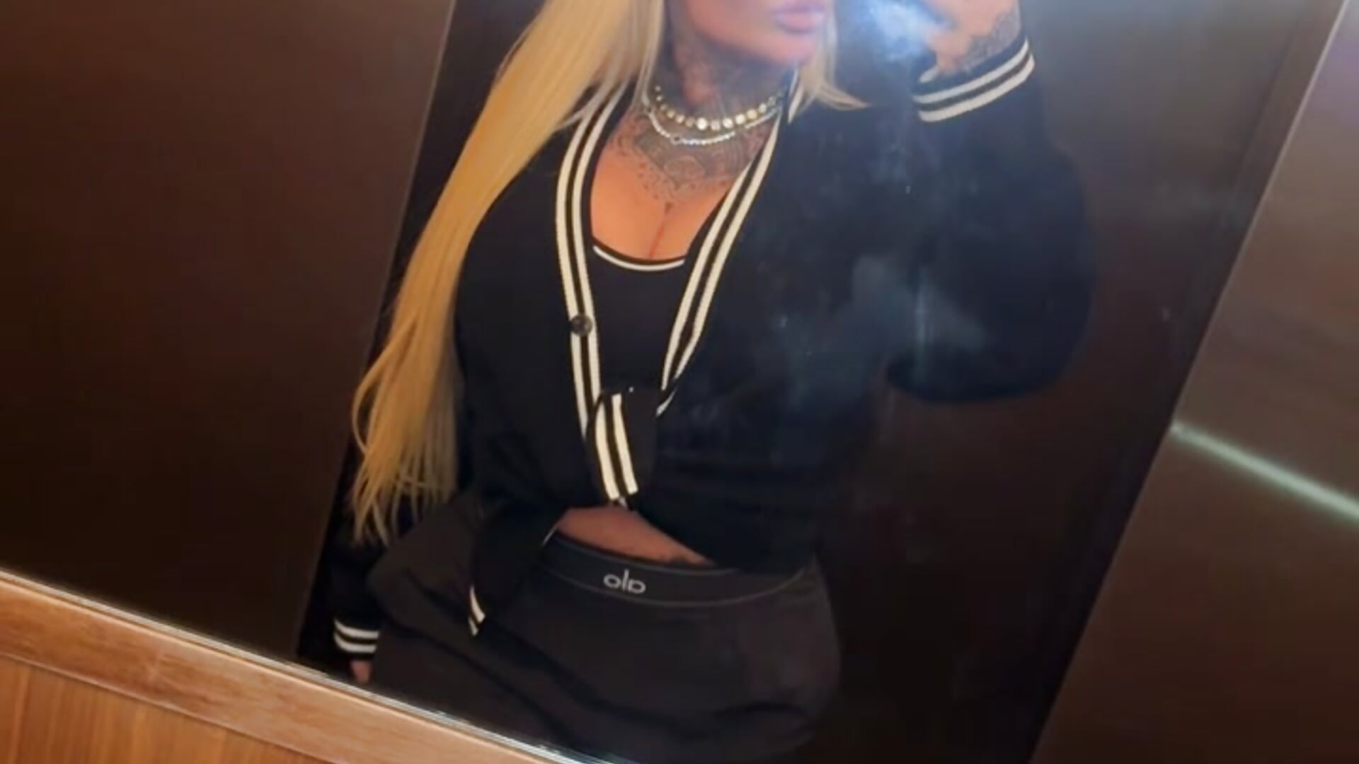 FA2E0847-5421-4ADF-BEED-16102FBC5186 - video by Candy-RoseUK cam model