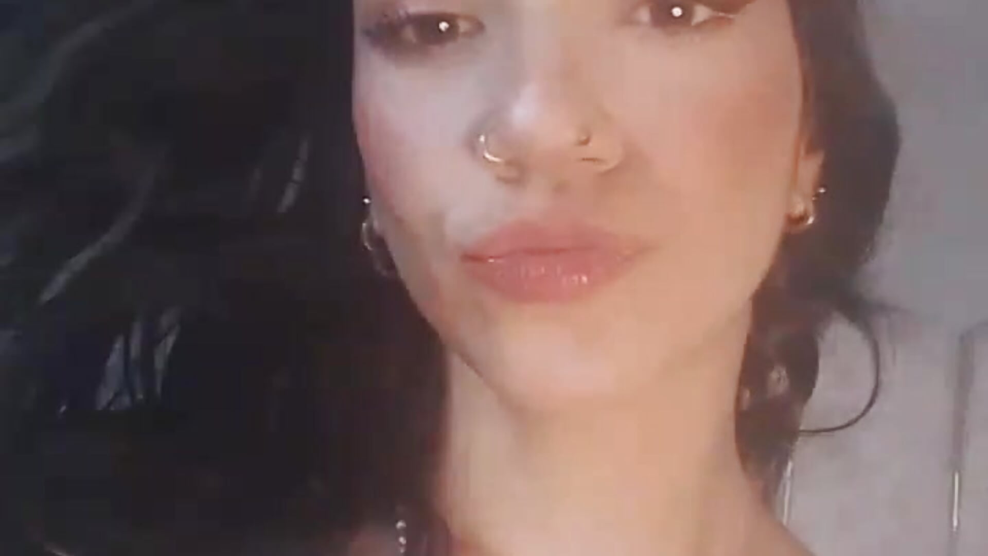 Te justaría quitarme el outfit? - video by Liia_Leens cam model