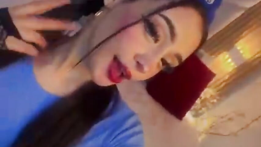 sigueme 💕❤️ - video by Kat_Saky cam model