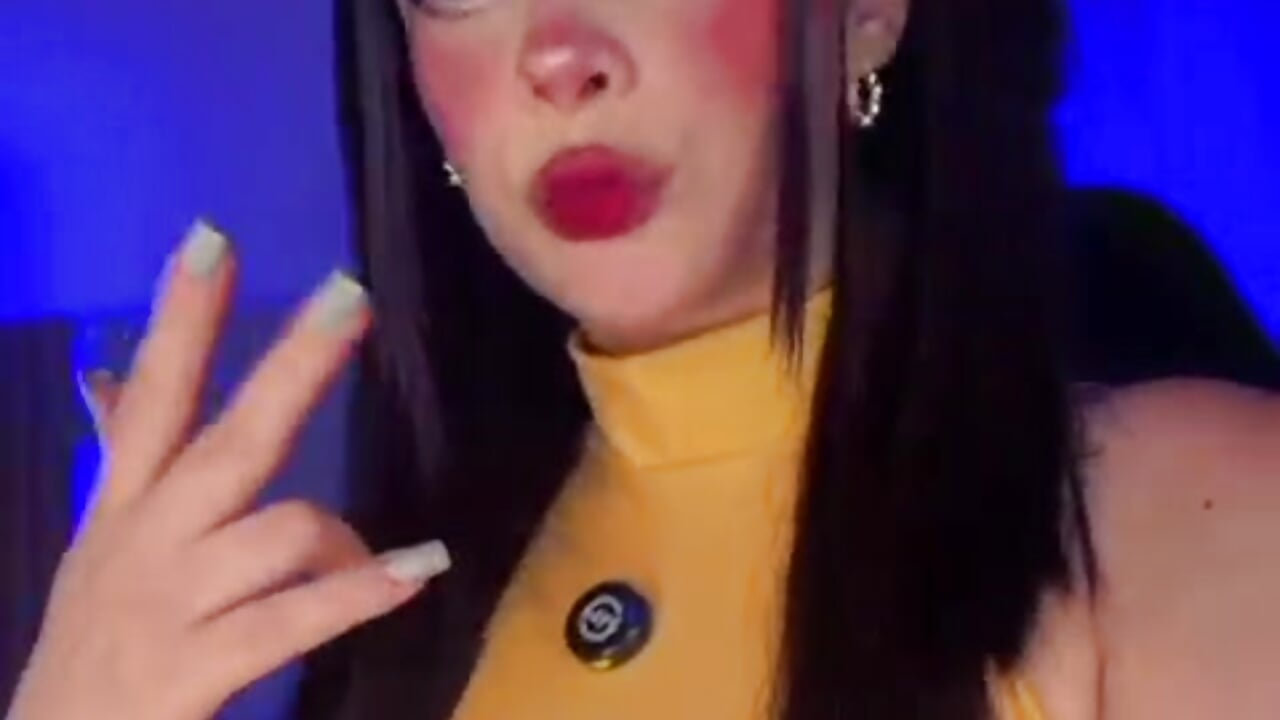 me encantas... y yo a ti? - video by Kat_Saky cam model