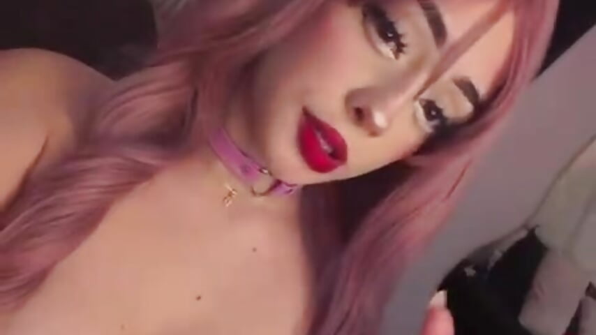 Pick your favorite surprise. ✨ - video di Kat_Saky modella di cam