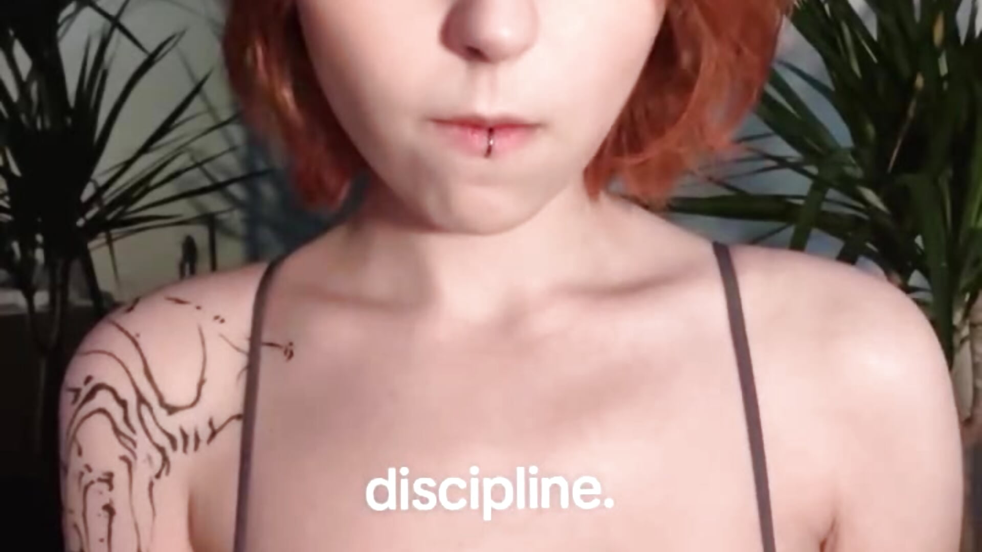 I use cosmetics with an unusual ending! - video oleh Land_Of_Ozz kamera model
