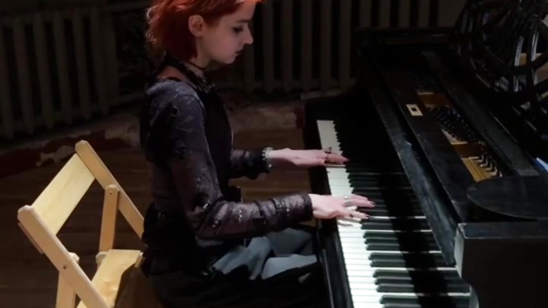 I play classical music! - Land_Of_Ozz adlı kamera modelinin videosu
