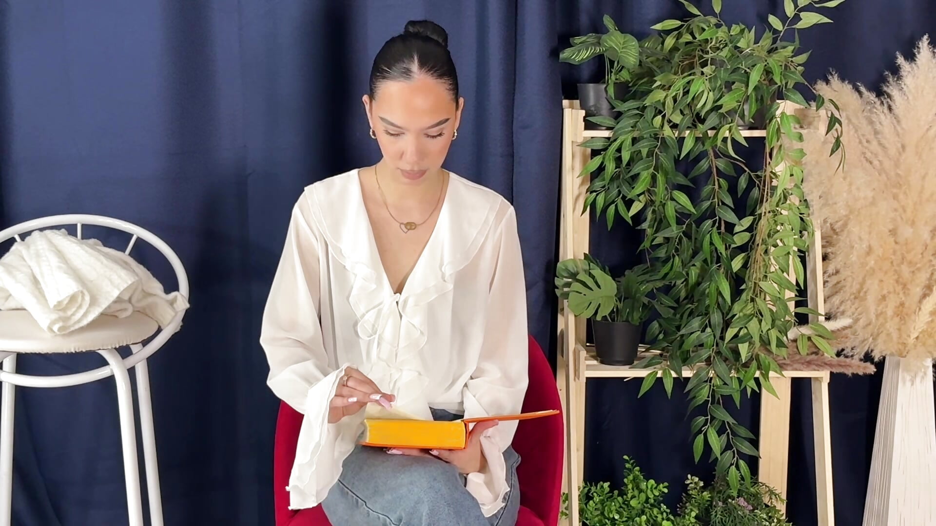 meow* - video by HyeTysarczyk cam model