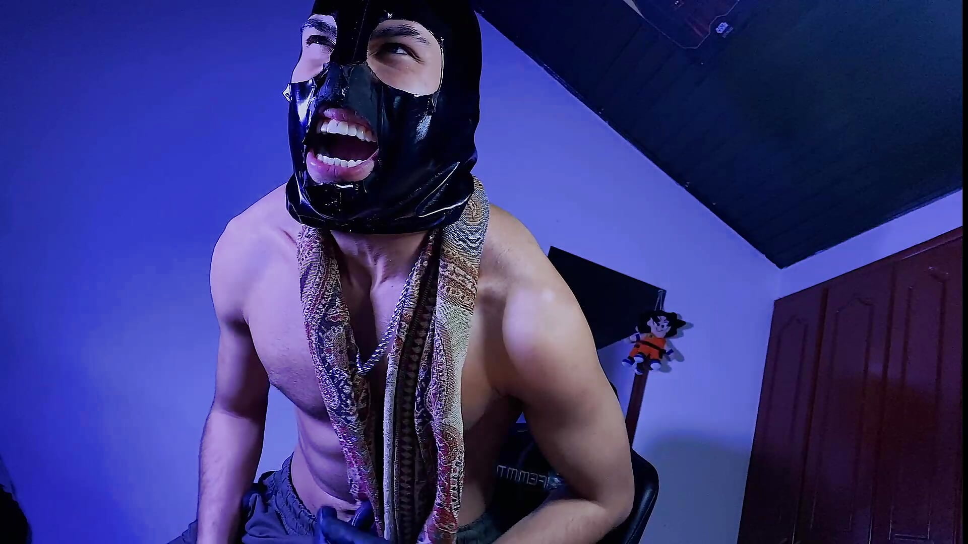 Domination- I spit on you - 3v1l主播的视频