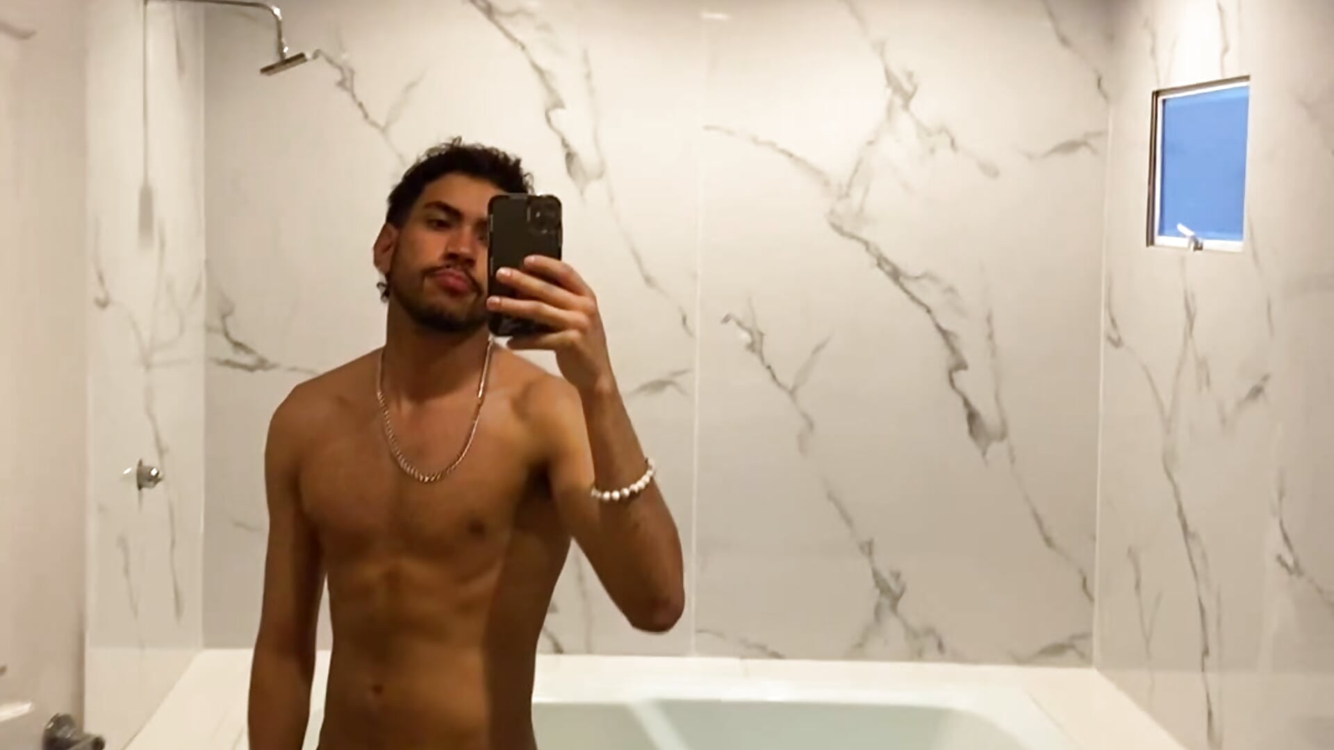 Come with me to the jacuzzi - video od modelky/modela 3v1l