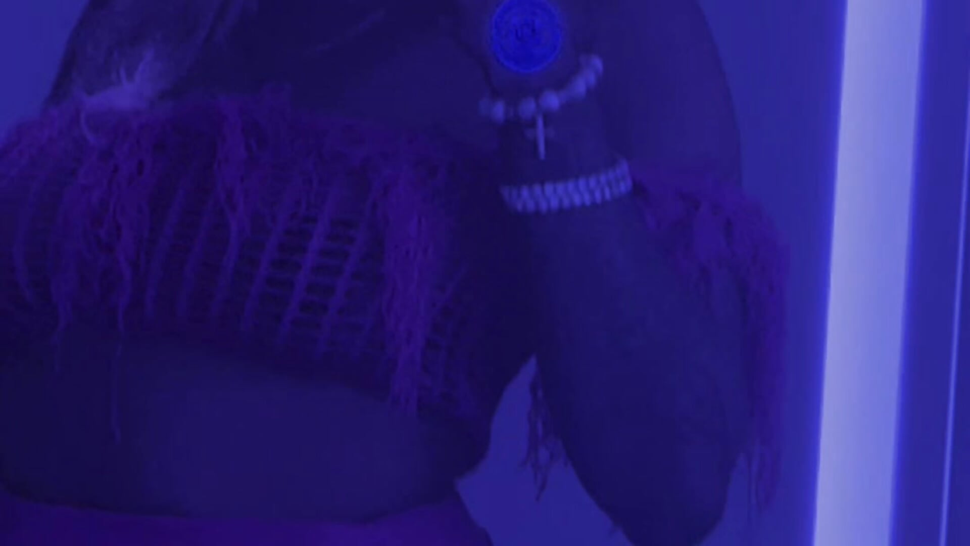 Belly - video by MadameMuse cam model