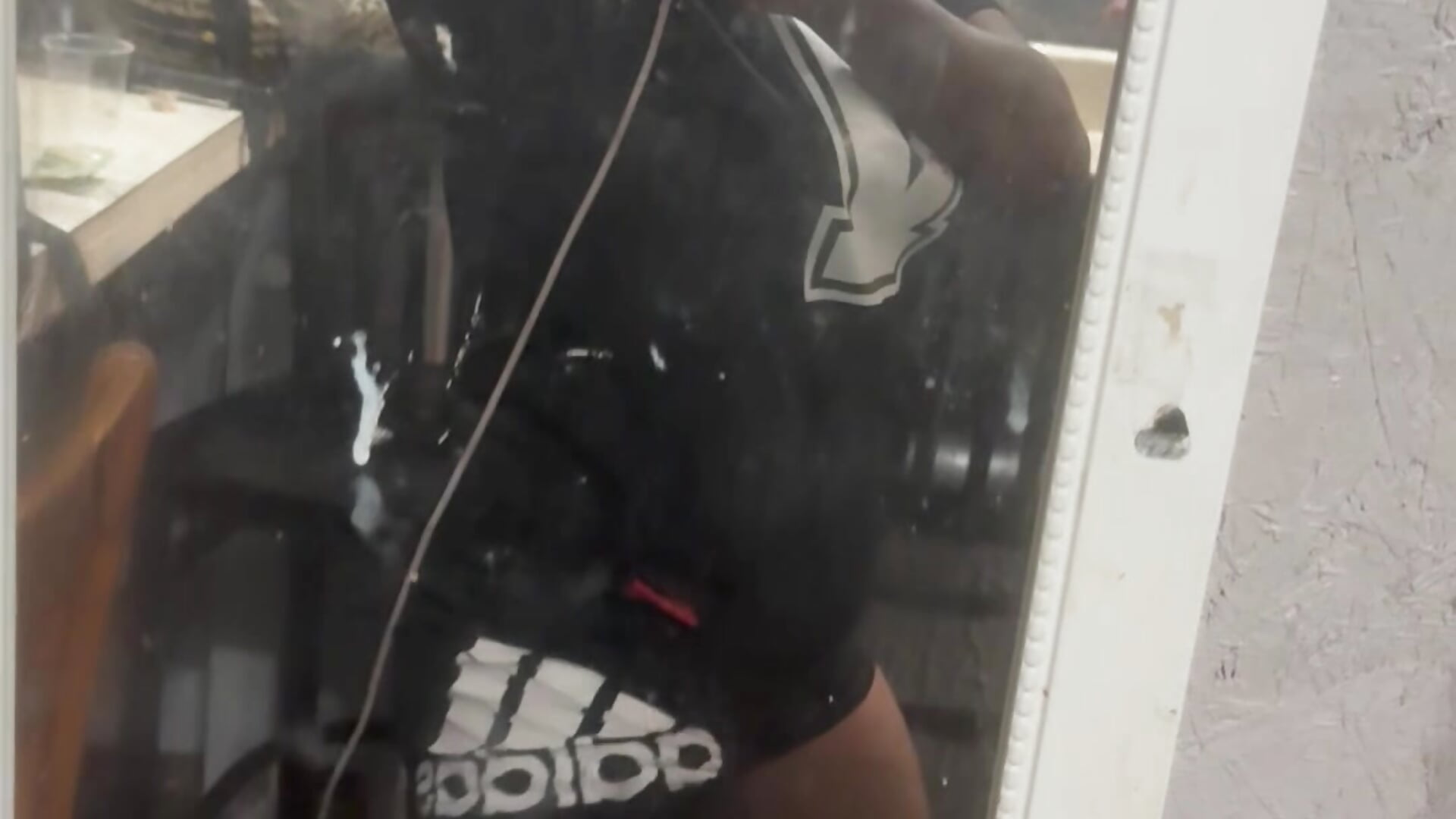 ☝🏾Part 1 : Locker Room Shimmy