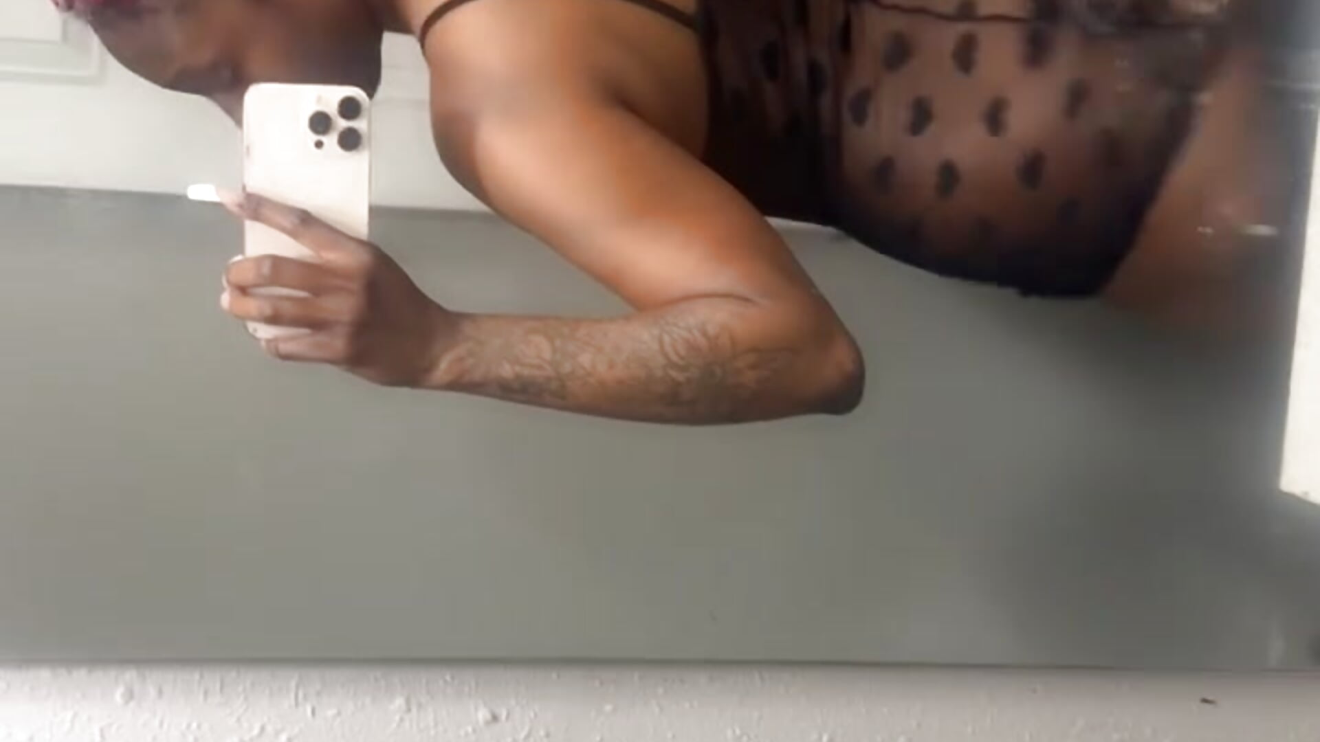 🍑: A little ass shake - vídeo de MadameMuse modelo de câmara