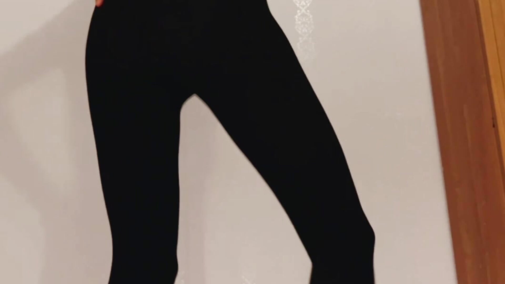 How do you think? can I dance?) - video by mr_jeicob cam model