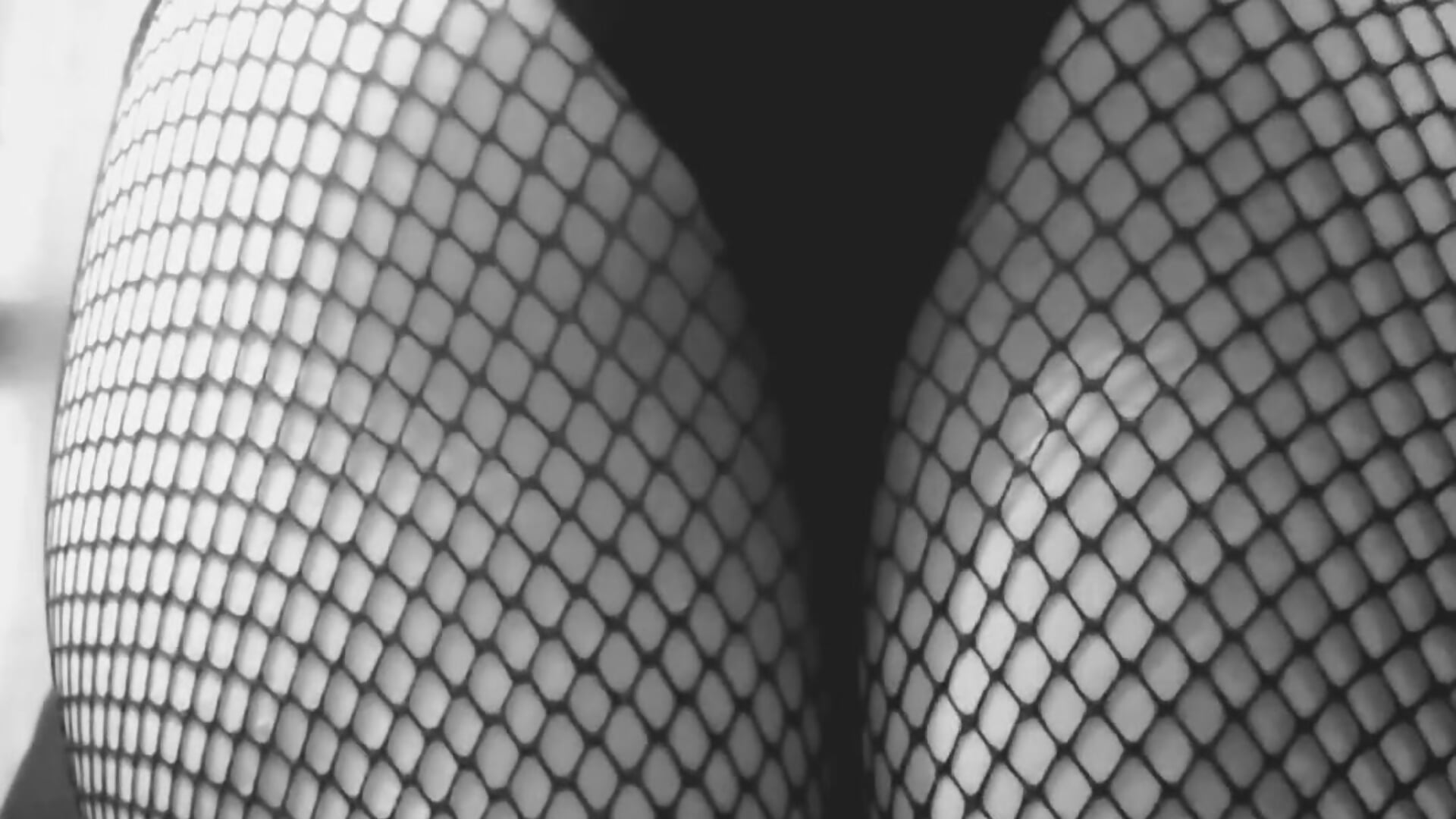 Thick thighs don't lie - فيديو من LexyLay موديل الكام