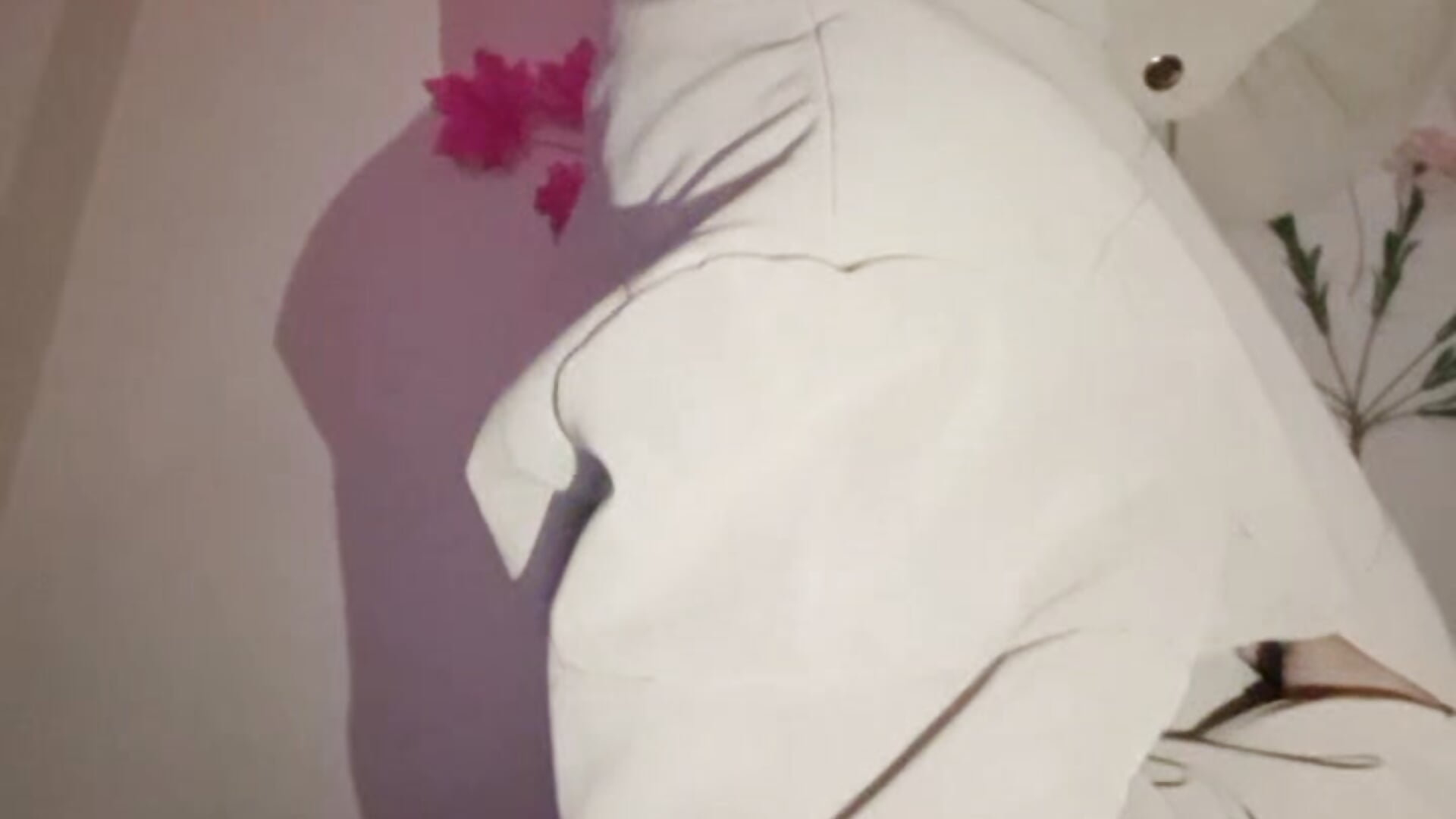 1000016769.mp4 – video od webkamerové modelky BellaChiquis_