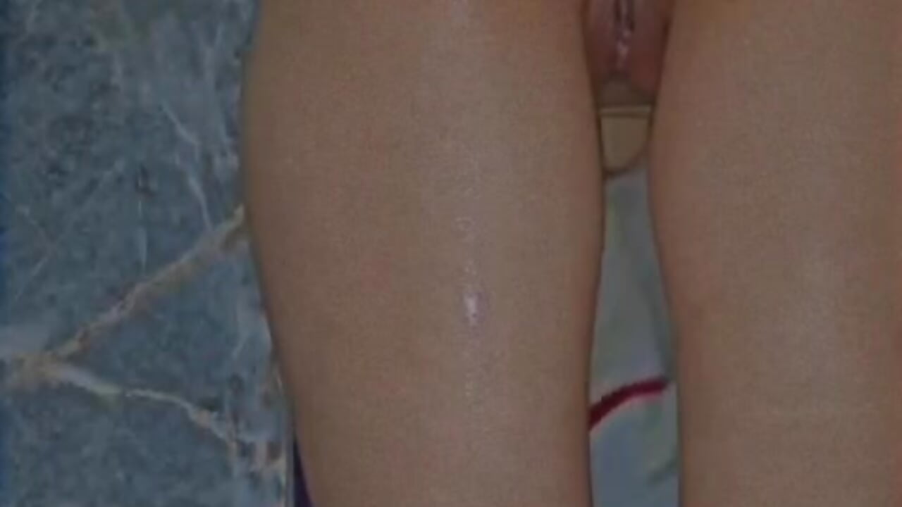 Calienta pollas - video by baby-girshot cam model