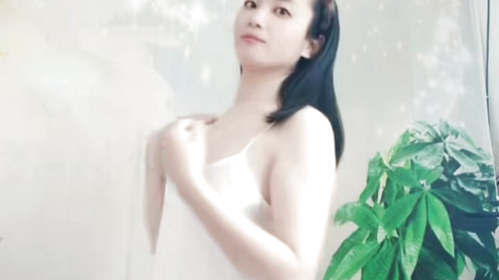 嘿嘿，秀一下身材来😁 - video di Lingling-Baby520 modella di cam