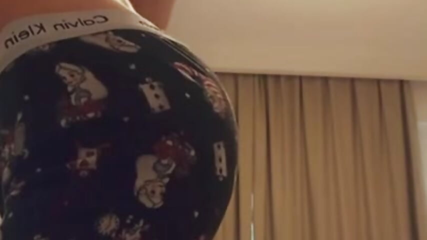 Ass – video od webkamerové modelky MisterMysteryXXX