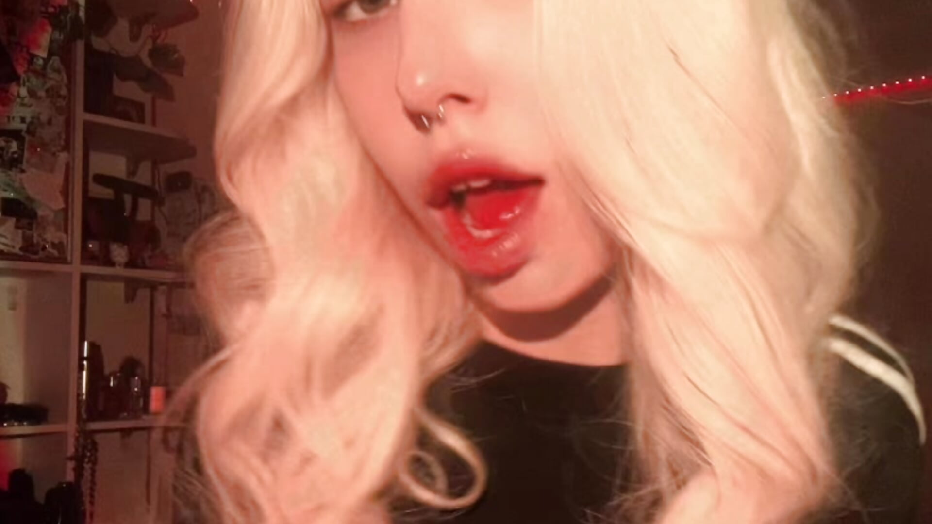 blonde - відео від вебкаммоделі goth__tv