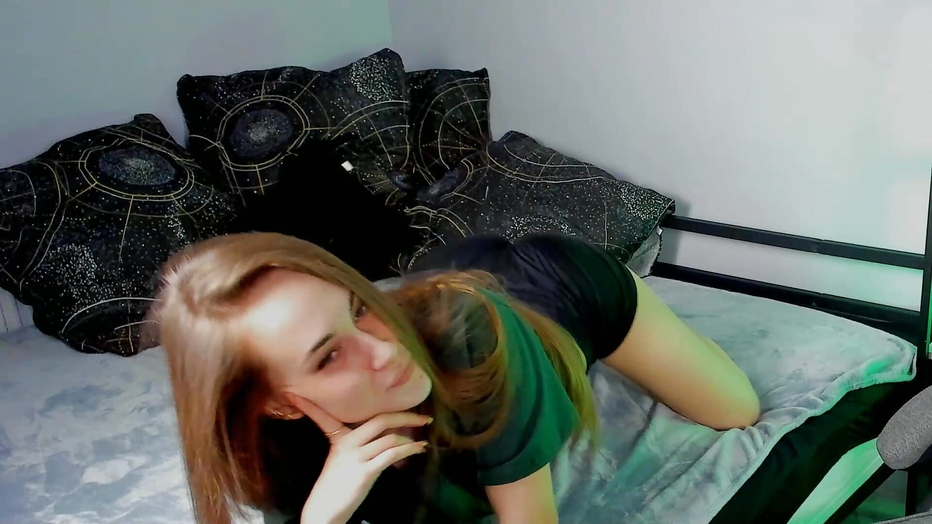 booty - video by ElinVale cam model