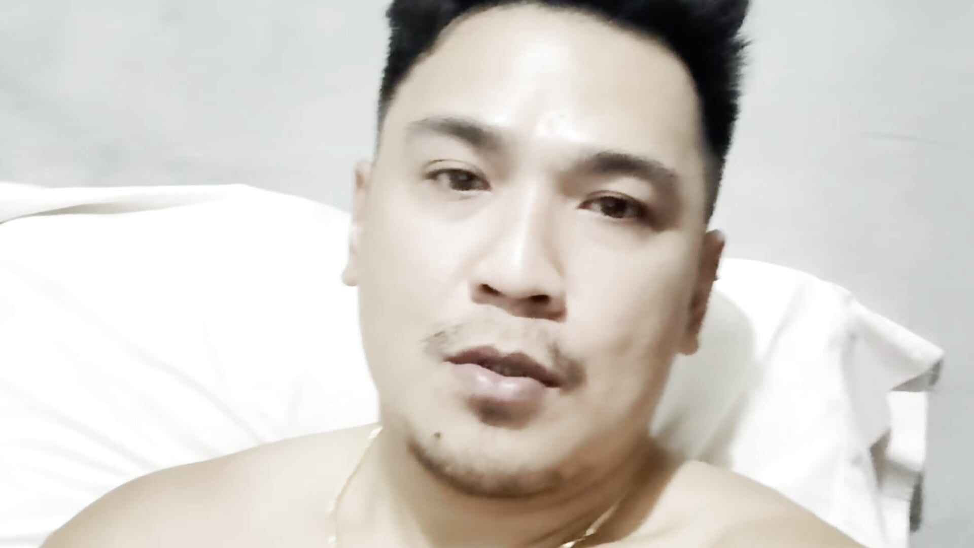 Nothing to do! Feeling ugly 😂 - video by UncleLoverBoy1987 cam model