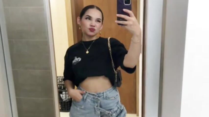 sending you a lot of kisses - video by Prexxy_segovia cam model