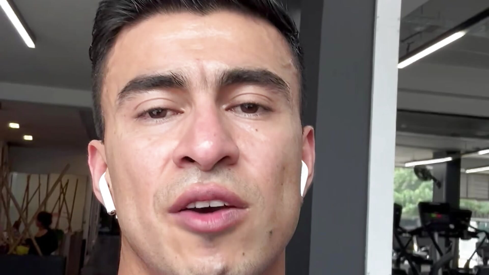 Vídeo  107 de modelo de vídeos Chris_Clarck – em alta