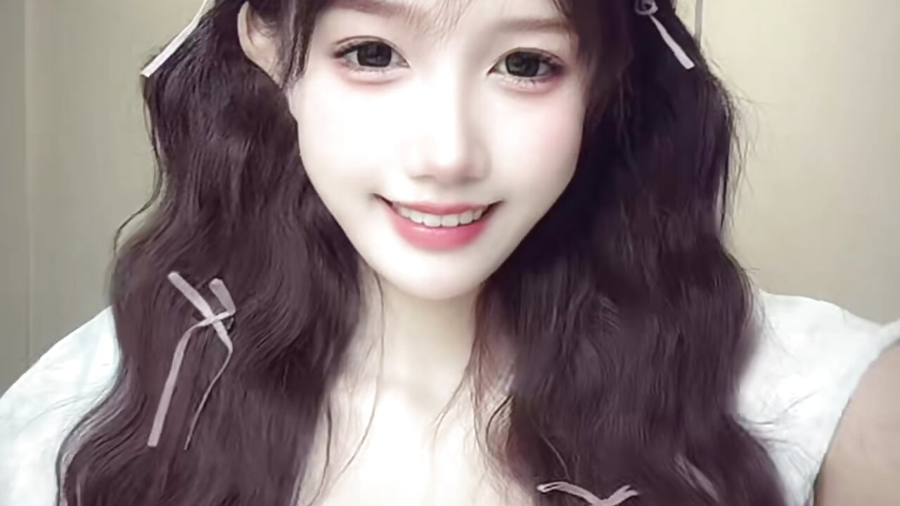 朵朵 - video by DX-003