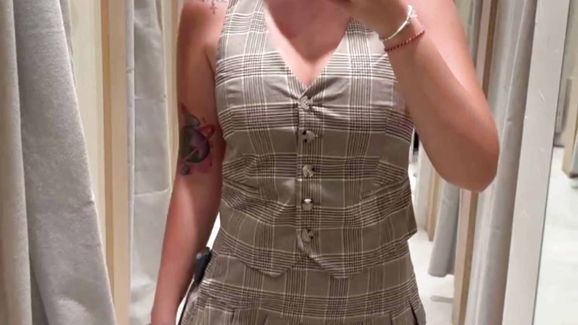 😊 - video by SweetCherryLiv cam model