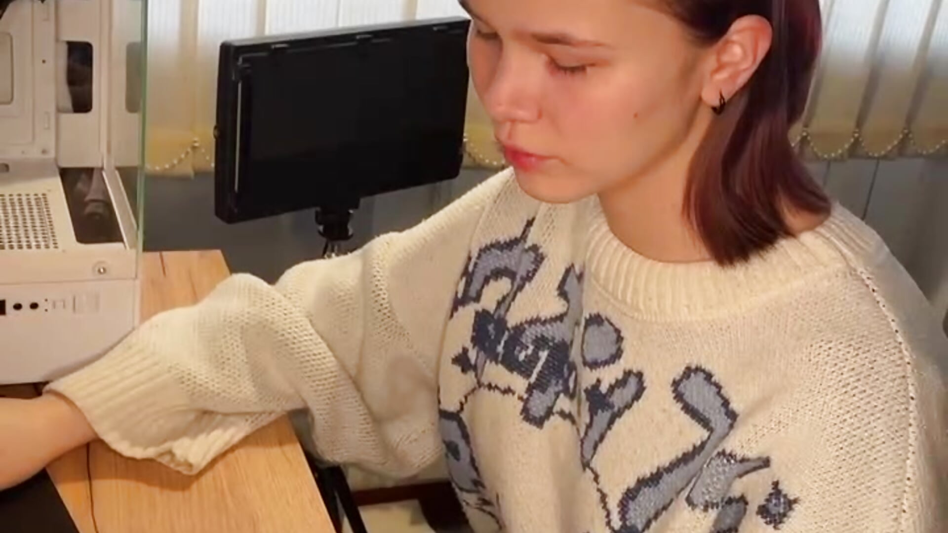 texting with you!   ;) - video by BlairAmmon cam model