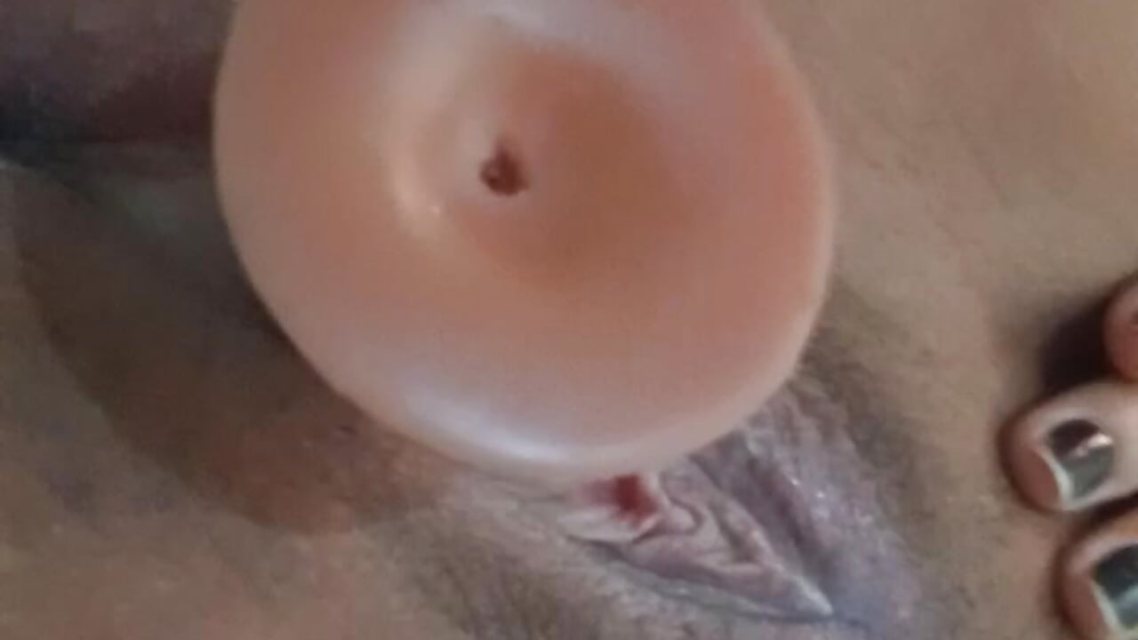 A rola custou a sair da minha buceta e depois entrou 22cm - video van BIADELICIA1 cam-model