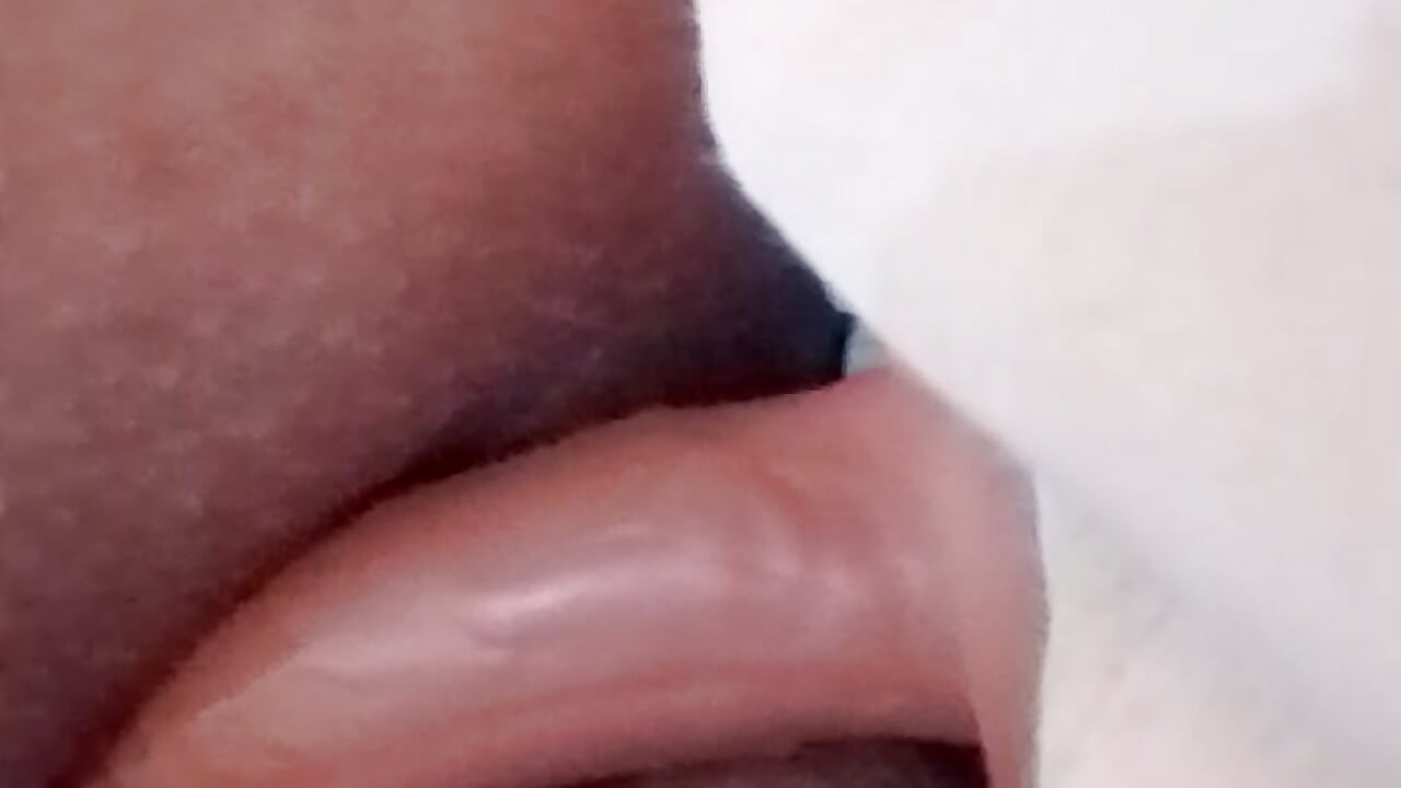 Bota a ppk para fumar e gozar ai Alberto - video by BIADELICIA1 cam model