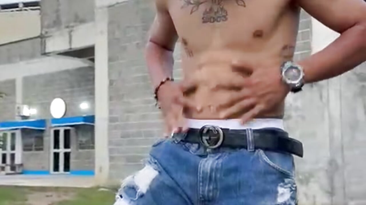 My body - video by soy_Aron cam model