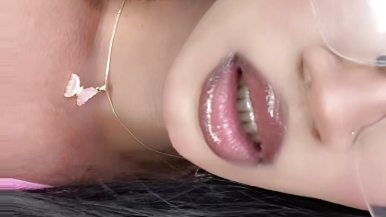 Un video mio - horny_bri_ 캠 모델의 동영상