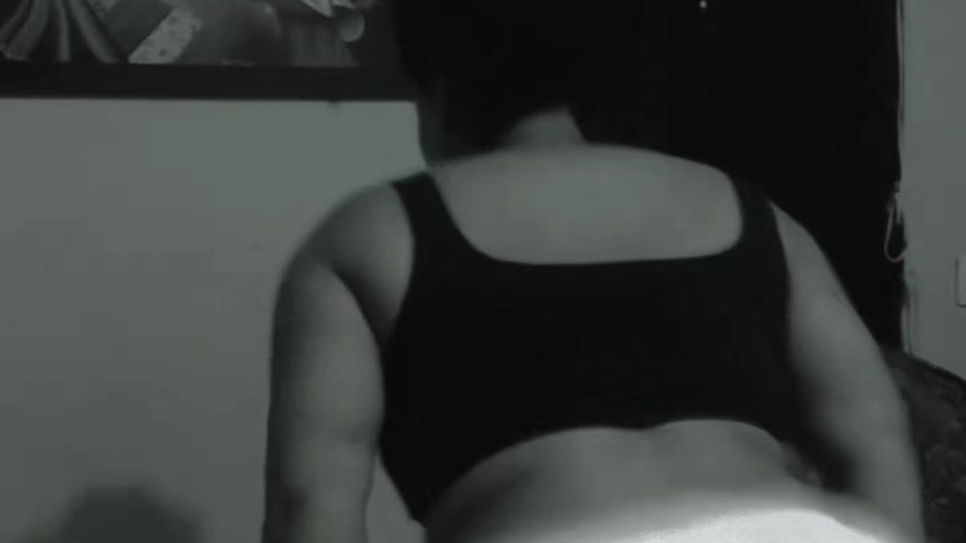 2025-11-03-011223932.mp4 – video od webkamerové modelky Ambar_foxy