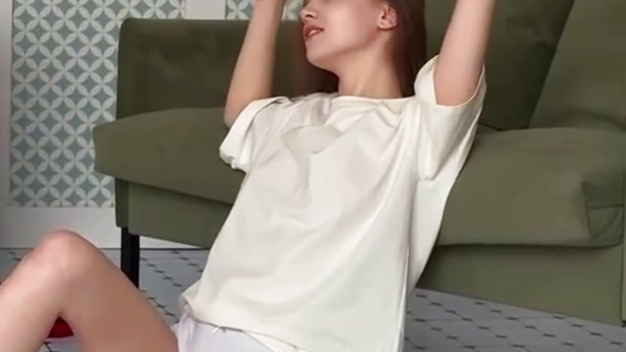 cozy vibe - video Adria_Arjona kameramallilta