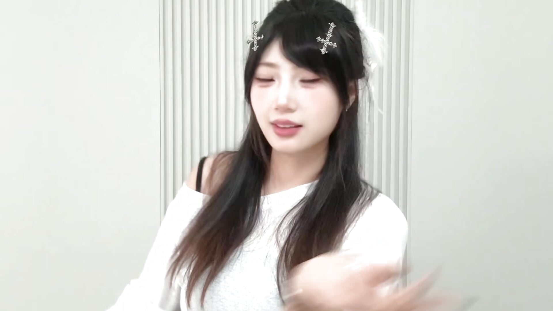 fcb6bee8496a40758d10998f86766948 - video by Fyy777777 cam model