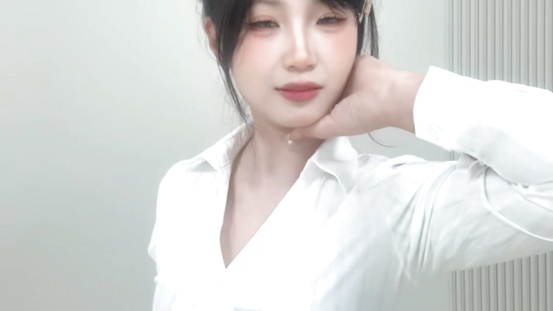 57cd932fc0f24ea497c5475192179b0b - video by Fyy777777 cam model