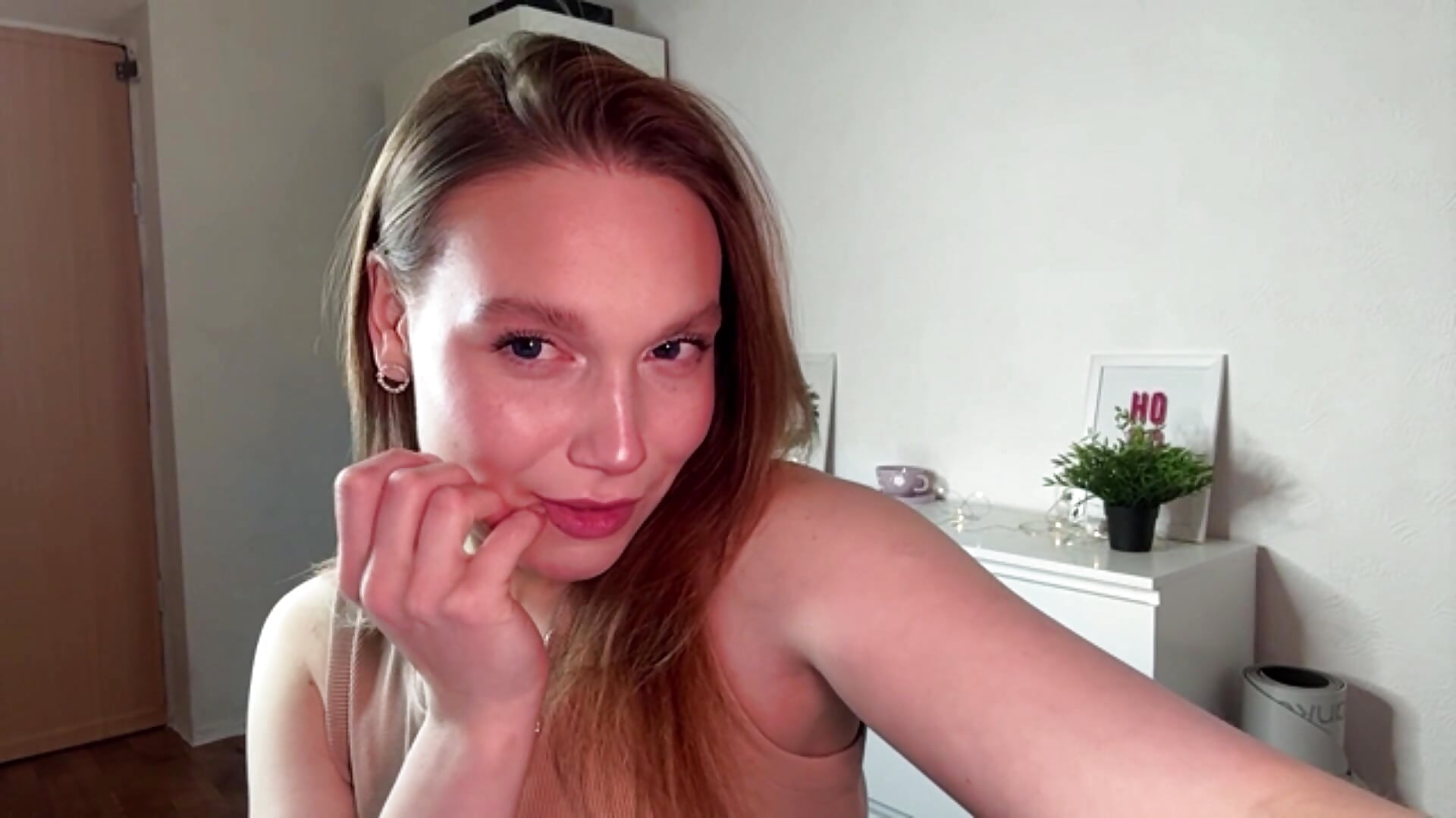 ✩°｡⋆⸜(˙꒳​˙ ) - відео від вебкаммоделі Kalli_ly