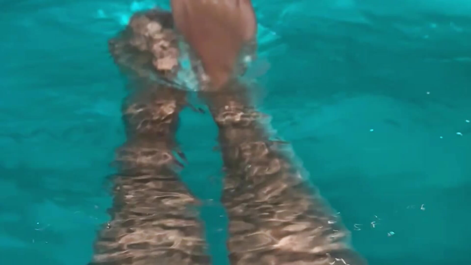 Feet🎁 – видео вебкам-модели nylonisabella