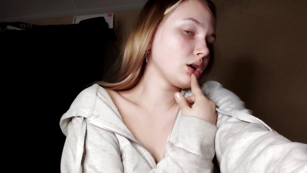 Between Us - video by KarinRobertson cam model