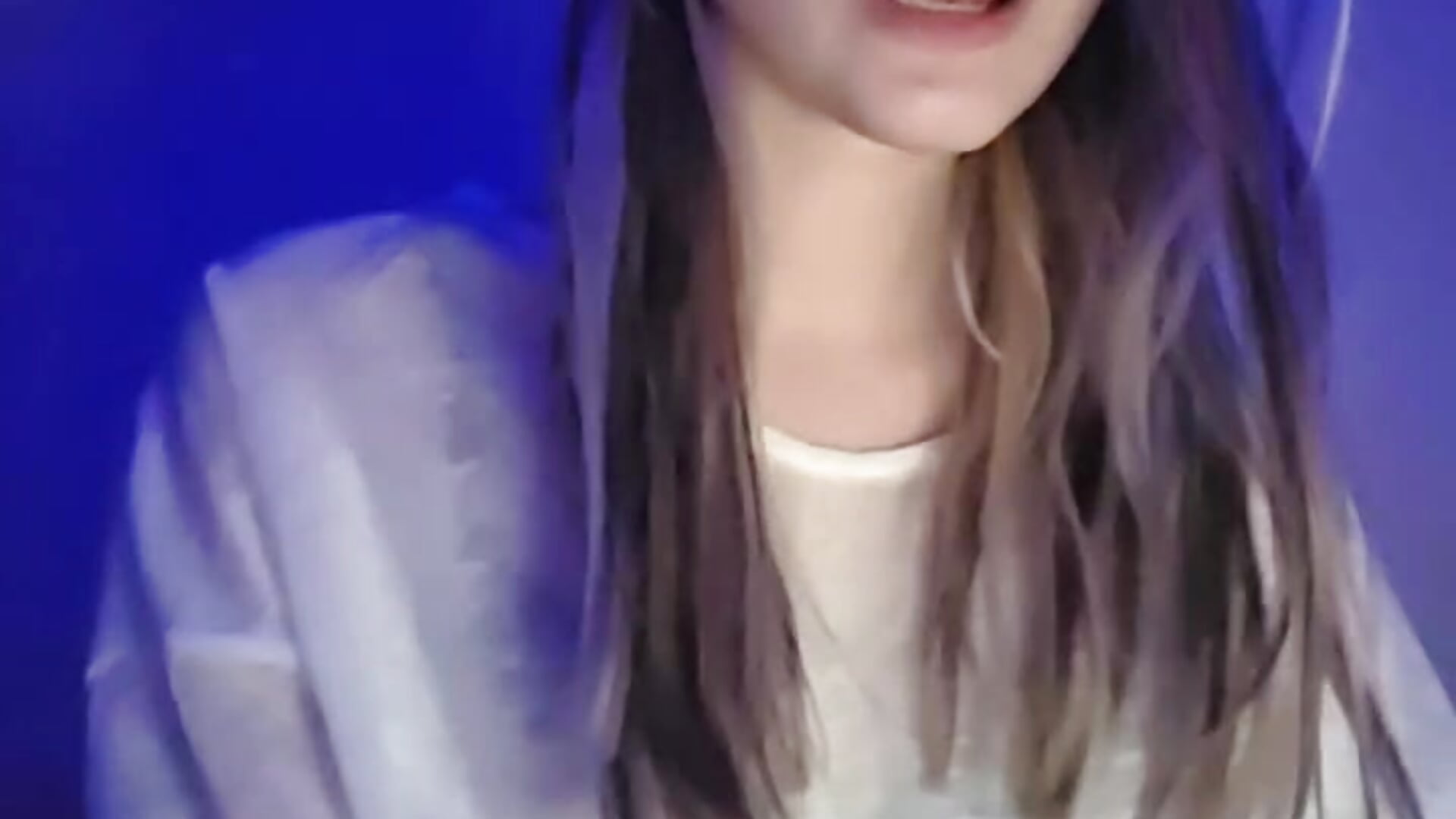 Do you want to see what happens next? - video di KarinRobertson modella di cam