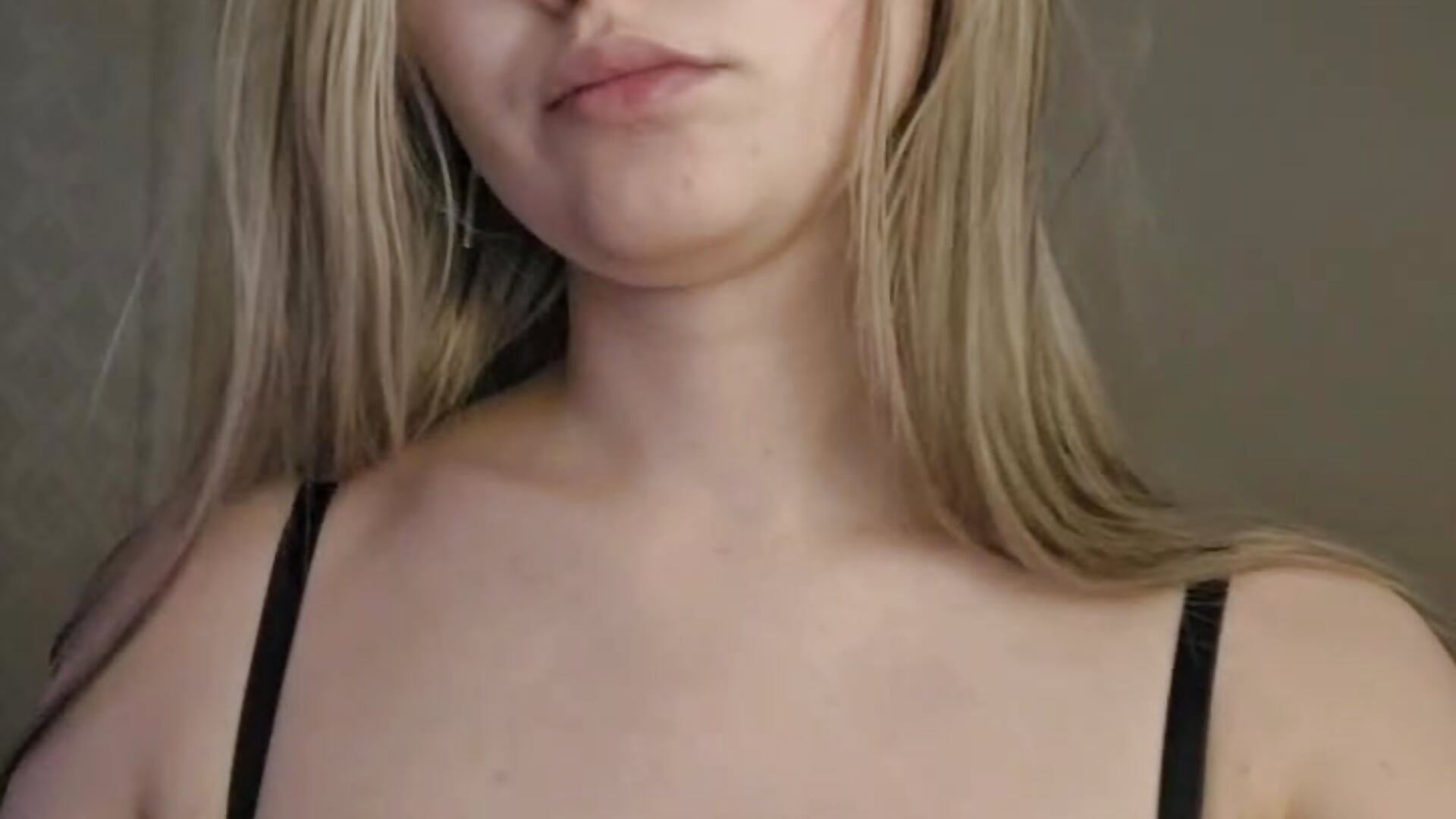 Du you like my underwear? - video di KarinRobertson modella di cam