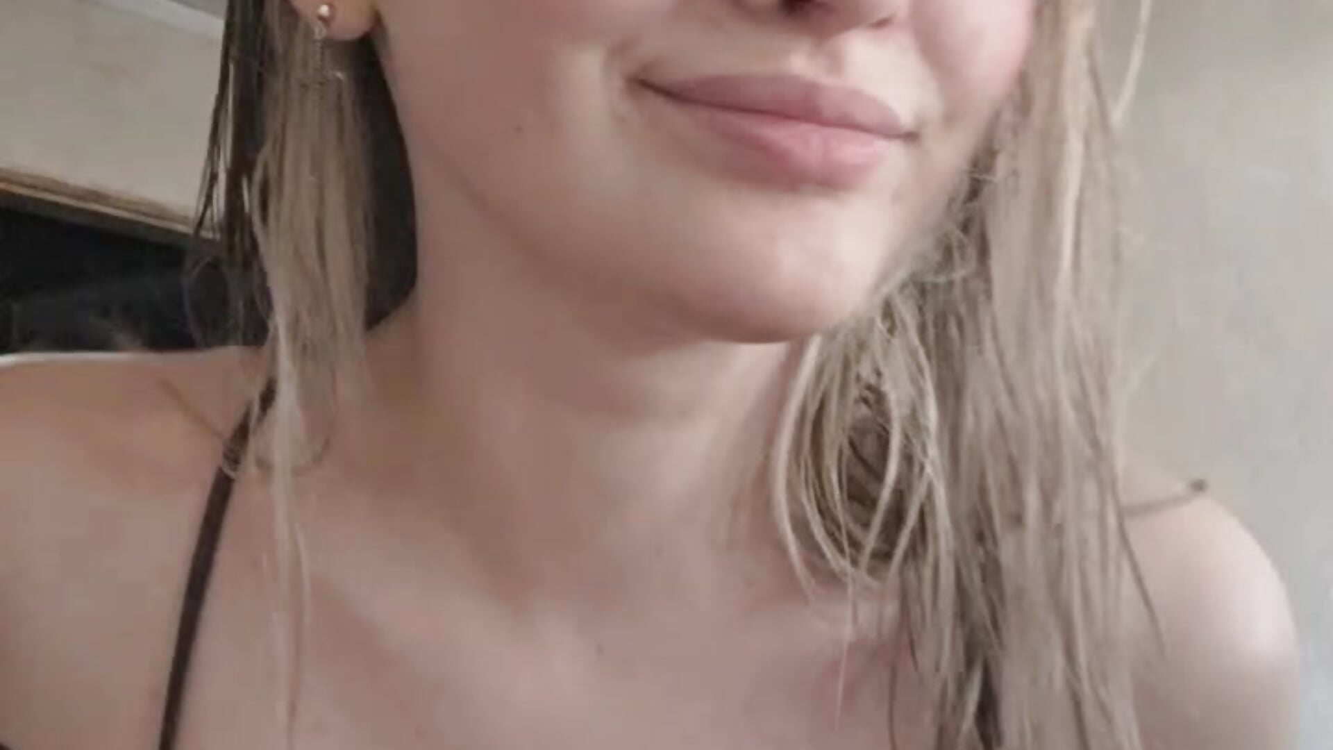 Tease You with my naked boobs - video van KarinRobertson cam-model