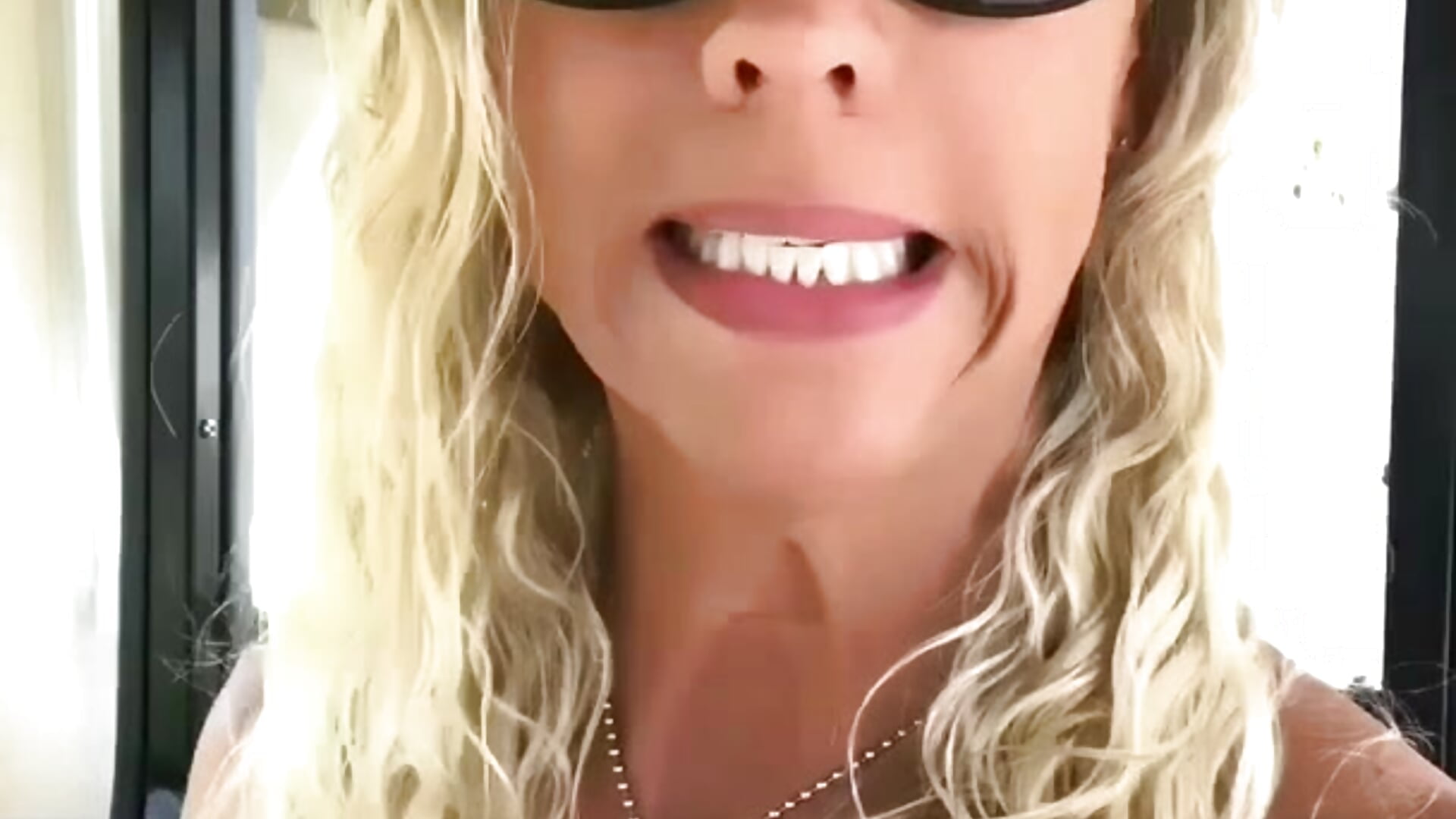 Cause Youre Gonna Be On Floor Naked Music - video van ChrisTinaBruce cam-model