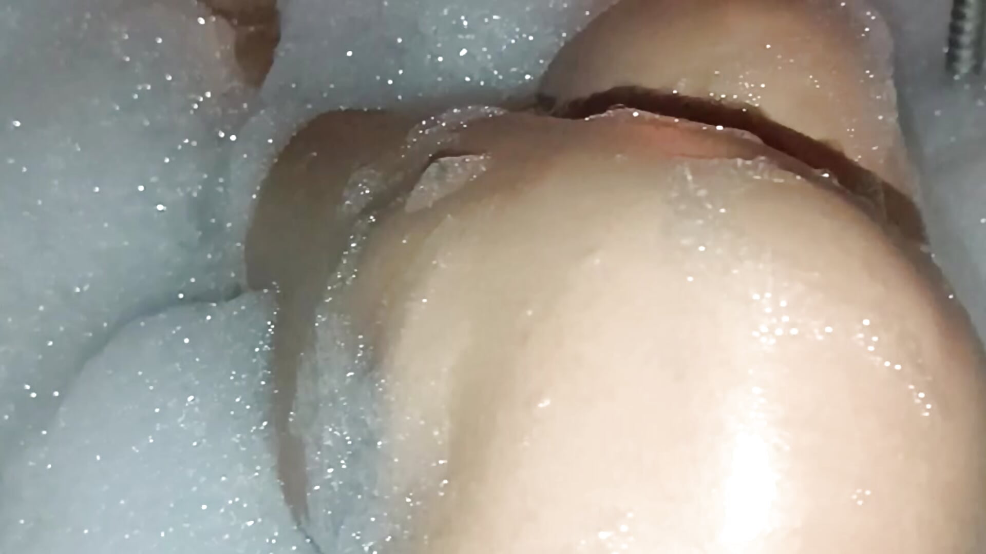 bath bubbles – video od webkamerové modelky Lilith161