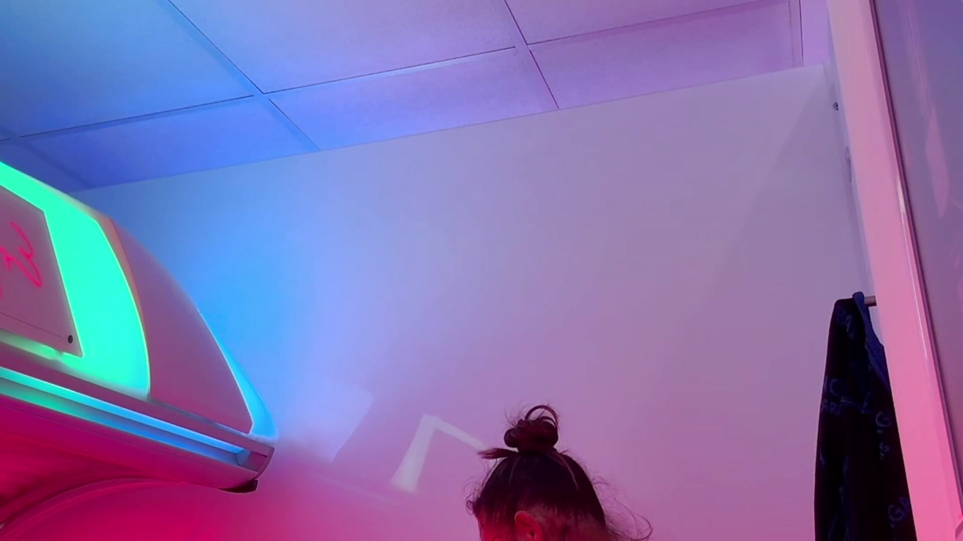 Watch me prepare for my 15 min holiday – video od webkamerové modelky Angel-LinaX