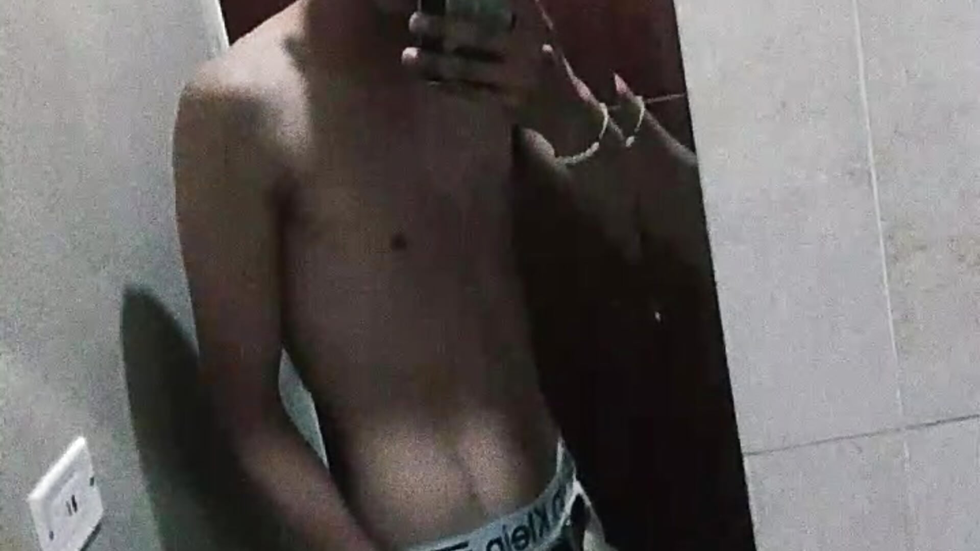 1000024046 - video by Sexy_tom_ cam model