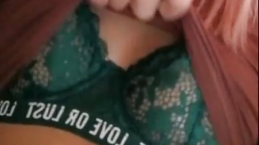 Sissy Tits - video av Esclav0 cam model