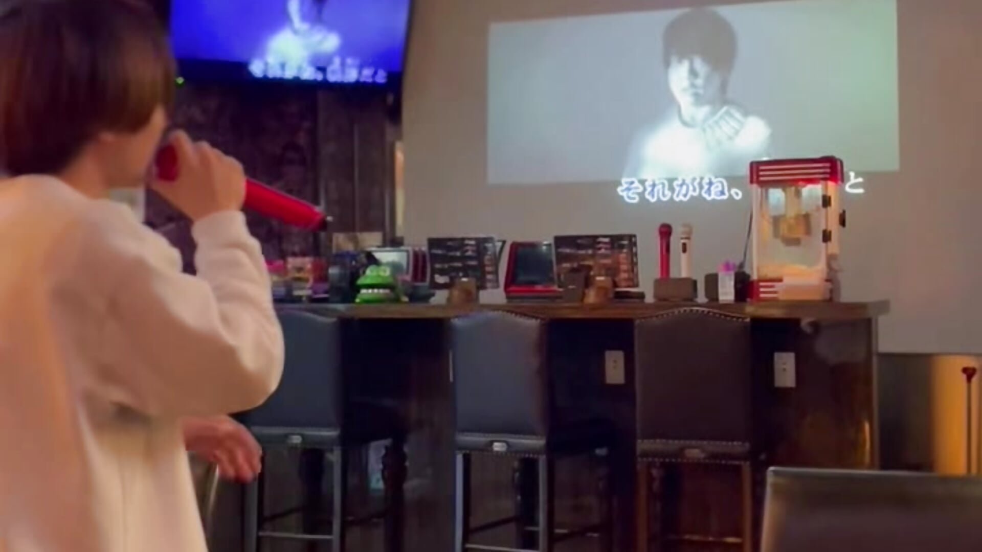 歌歌ってる動画 - video by otsukalei cam model